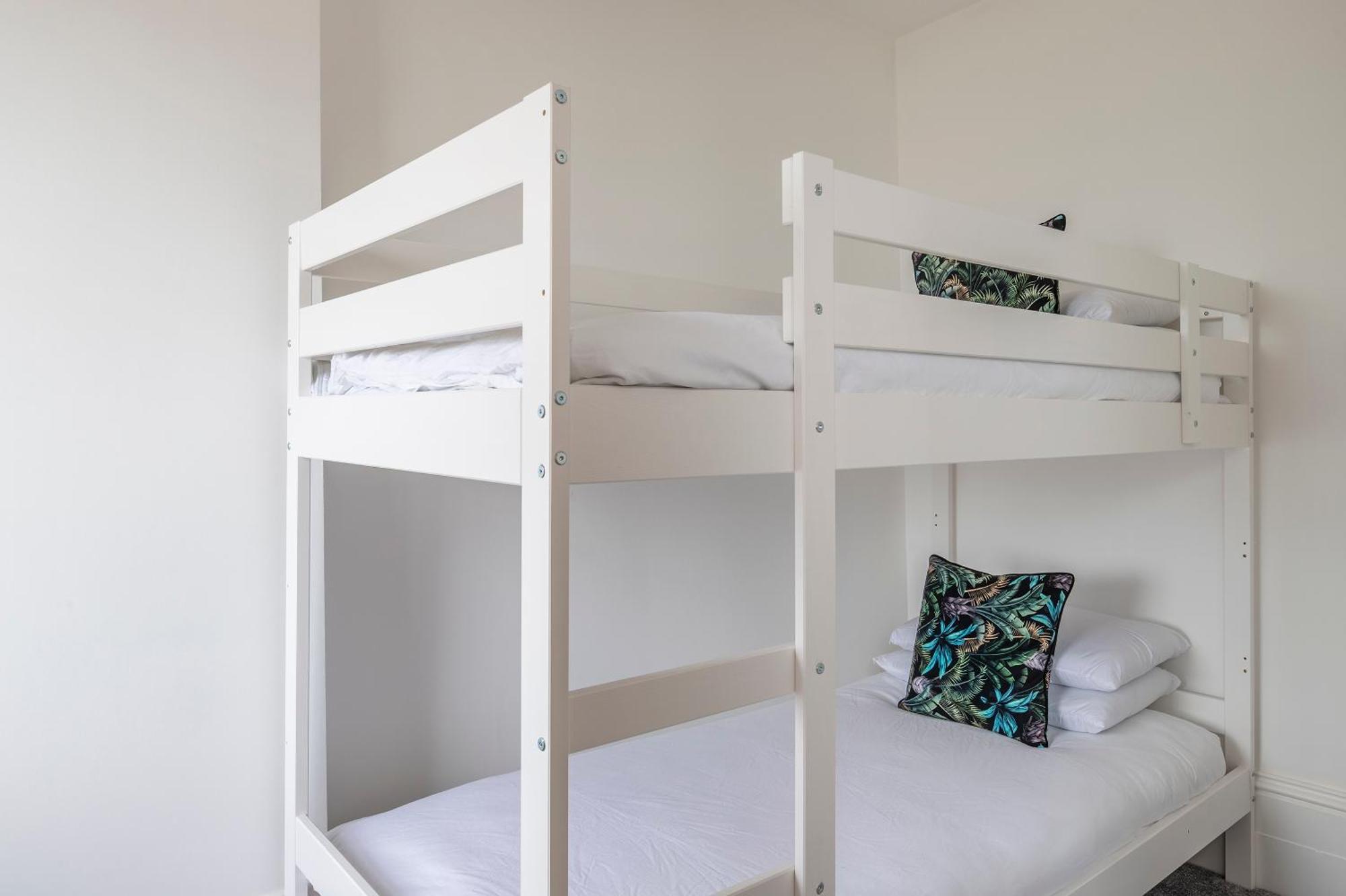 Seaside Serenity: Stylish Sea View Apartments In הרן ביי מראה חיצוני תמונה